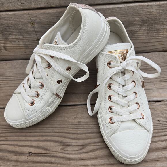 Converse Womens Sz 7 Chuck Taylor All-Star CTAS Low Leather Upper Rose Gold - Picture 1 of 9